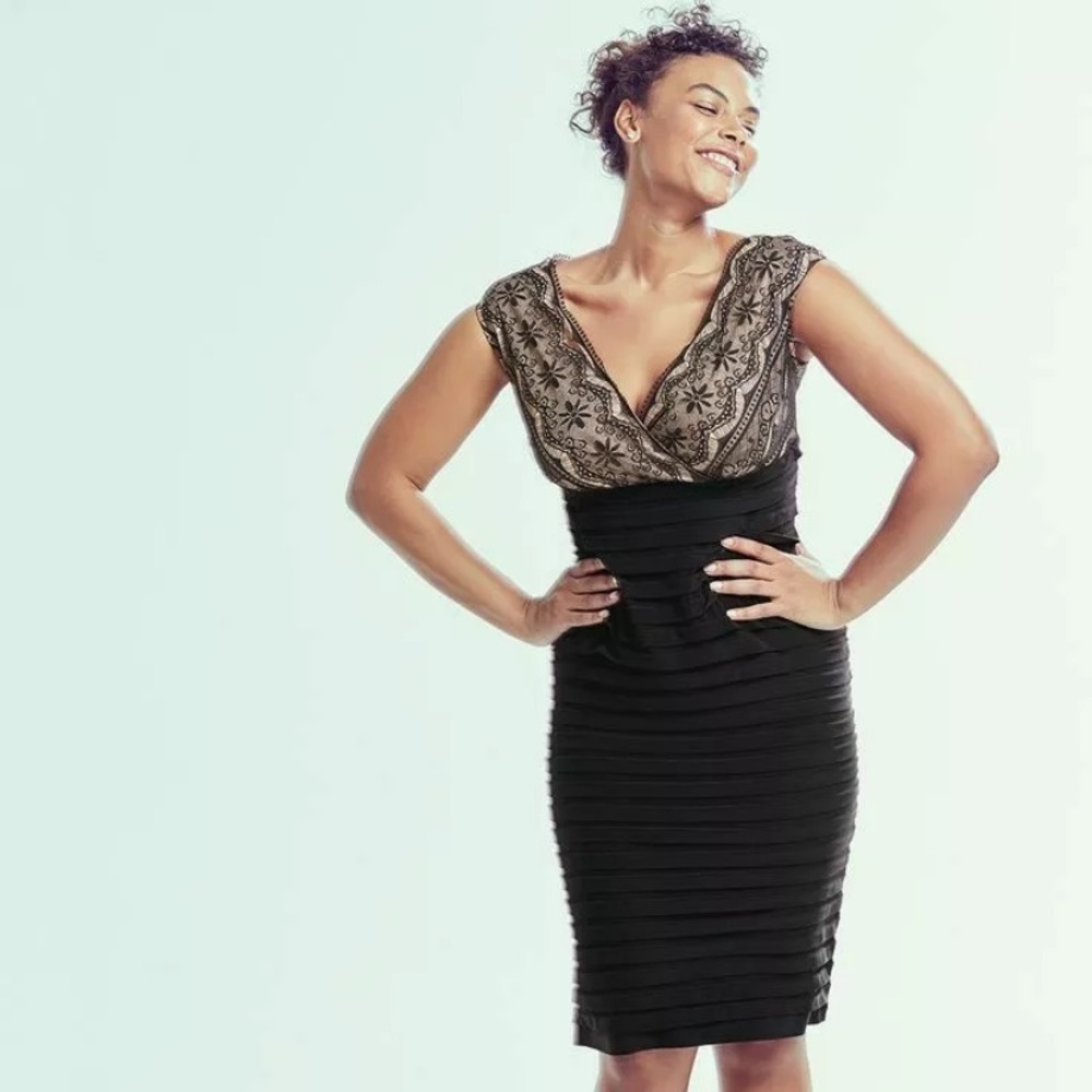 NWT Lace Top Shutter Tier Dress